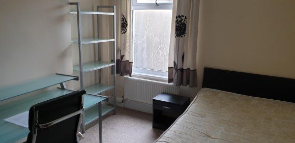 21, Wern Fawr Road, Swansea photo 3
