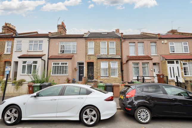 Thumbnail Flat for sale in Spencer Road, London