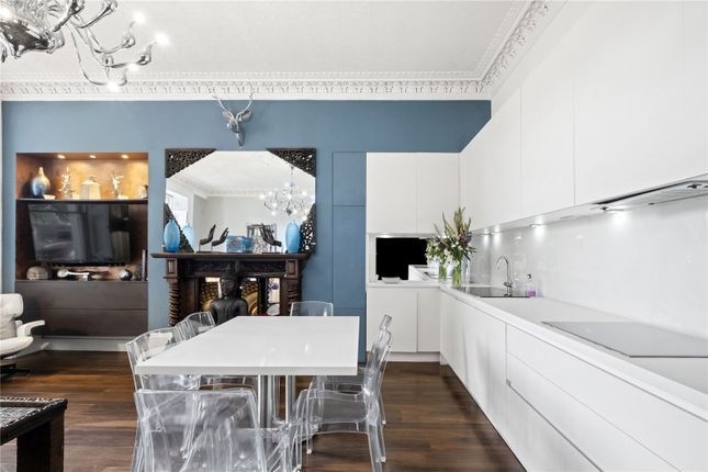 59E, Clapham Common South Side, London photo 2