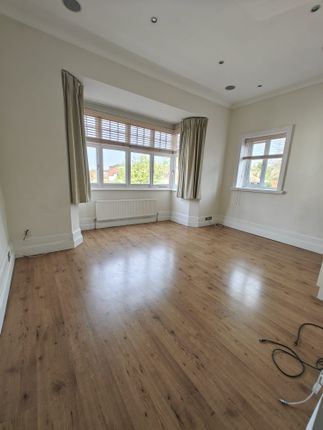 Thumbnail Flat to rent in Claremont Gardens, Surbiton