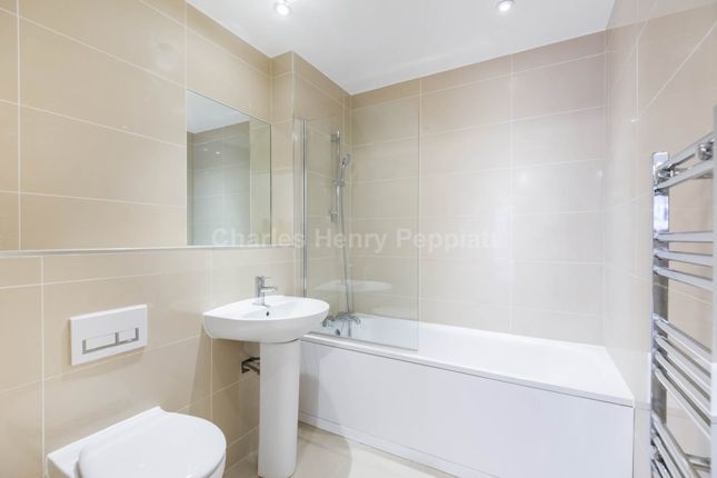 Penthouse to rent in Sydney Road, Enfield Town