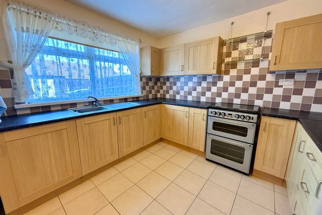 19, Llwyn Dic Penderyn, Georgetown, Merthyr Tydfil photo 5