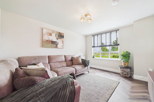 53, Skylark Wynd, Motherwell photo 4