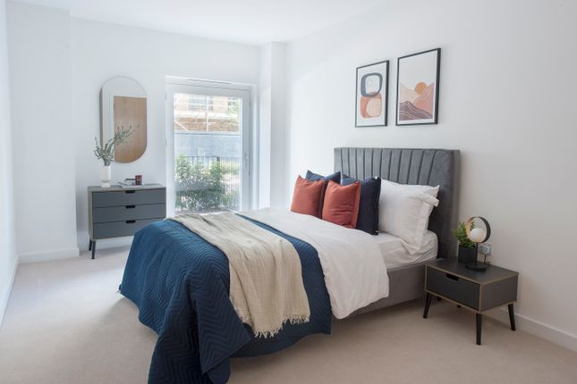 Thumbnail Duplex to rent in Lundy Close, London