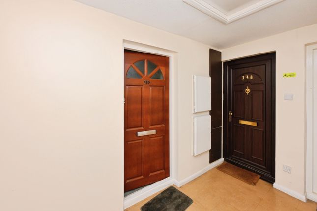 135, Magpie Close, Enfield photo 2