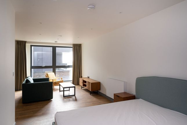 Flat 3213, Gessner Apartments, 3 Watermead Way, Tottenham Hale photo 2