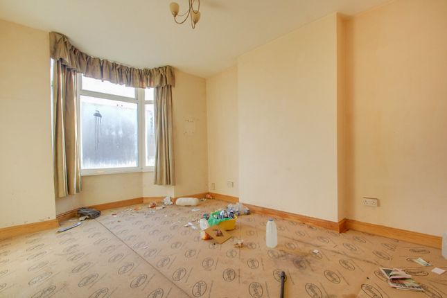 Flat for sale in Commonside, Brierley Hill