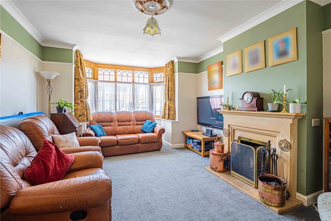 15, Beacon Avenue, Central Bedfordshire photo 4