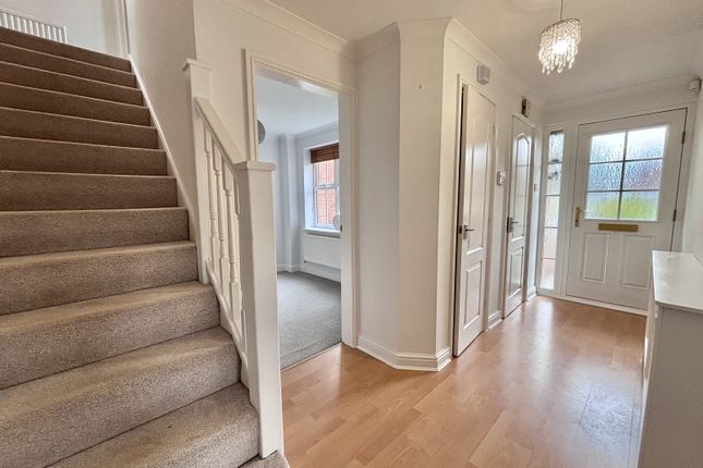 12, Scalborough Close, Leicester photo 2