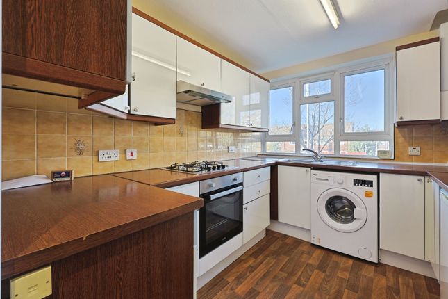 Flat C, 331, Upper Richmond Road, London photo 4