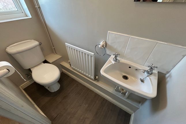 14, Foxglove road, Romford photo 2