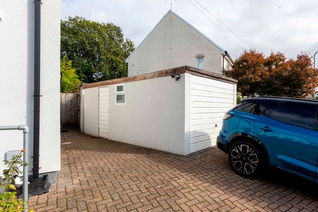 34 Ebenezer Drive, Newport photo 2