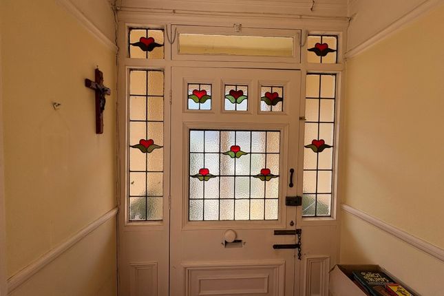 23 St. Georges Park Avenue, Westcliff-On-Sea photo 2