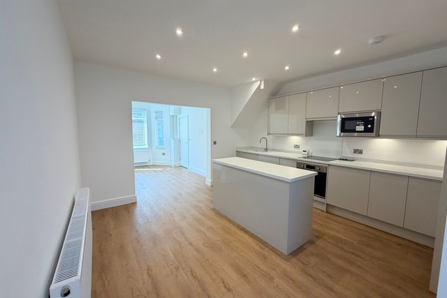 9, ALTRINCHAM photo 4