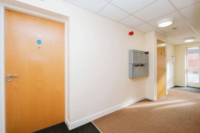 Flat for sale in Tower Crescent, Tadcaster