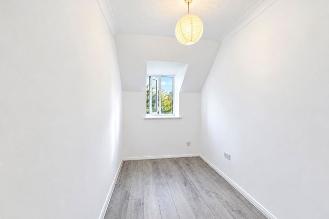 Flat 36, Eastleigh photo 3