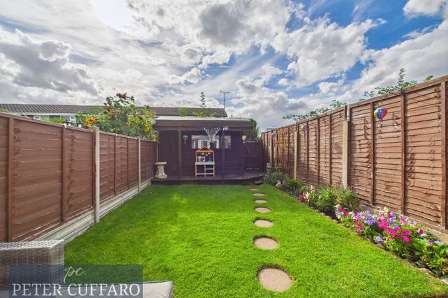 111 Caxton Road, Hoddesdon photo 4