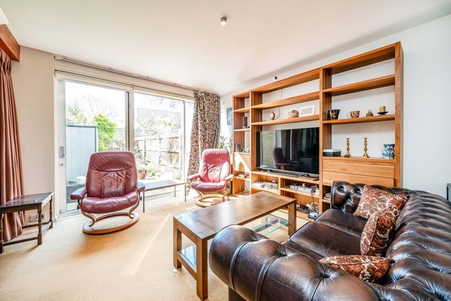 18, Waldegrave Park, Twickenham photo 2
