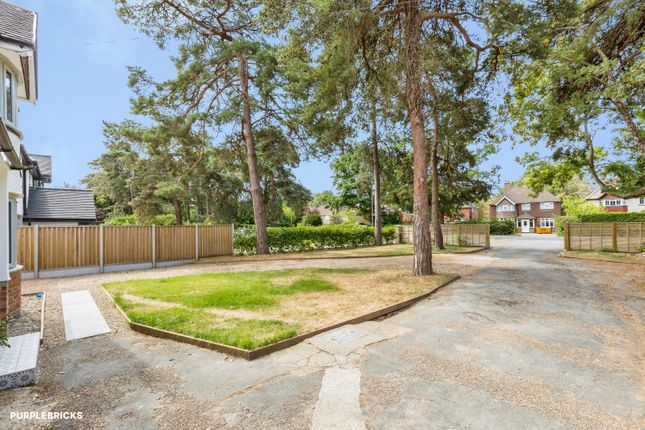 103, Balcombe Road, Horley photo 4
