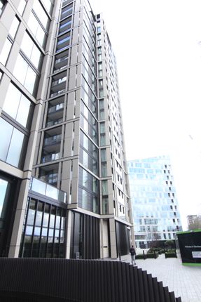 Flat to rent in 3 Merchant Square East, London