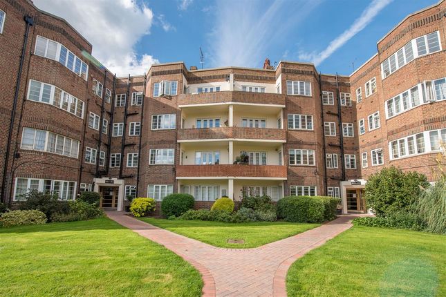 Flat to rent in Chiswick Village, London