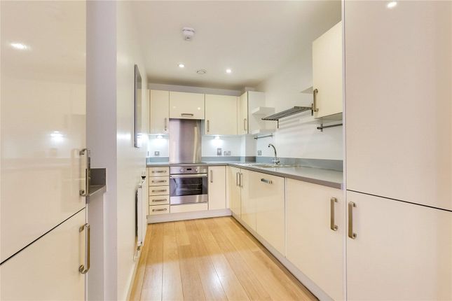 Thumbnail Flat for sale in Lidcote House, 35 Robsart Street, London