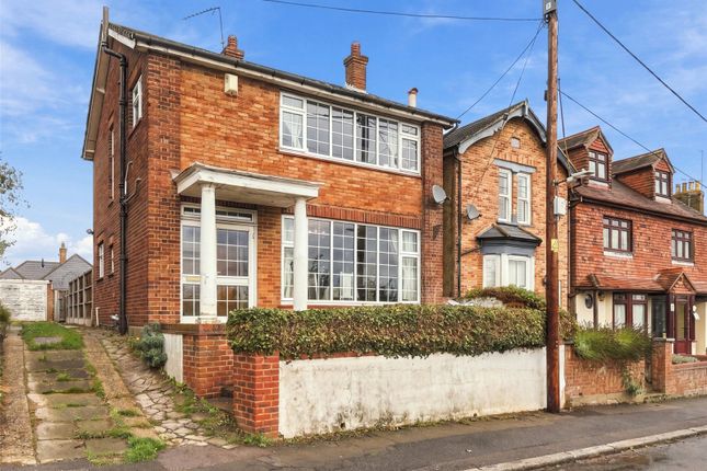 3-bed detached on Shirehall Road, Dartford, £500,000