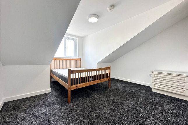 10 Sherburn Gardens,, Stanks Drive, West Yorkshire photo 3