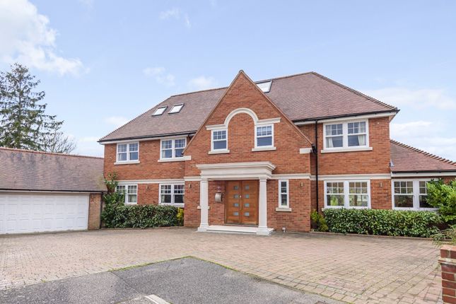 Thumbnail Detached house for sale in Westwood Close, Potters Bar, Hertfordshire