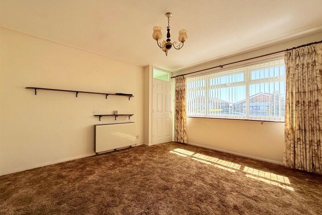 1, Fritton Close, Great Yarmouth photo 2