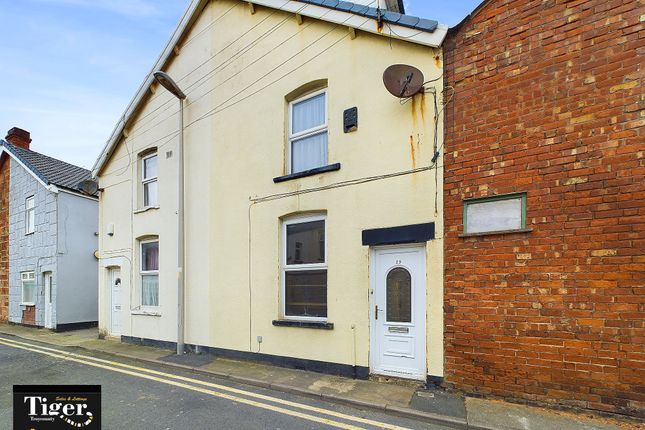 Cam02176G0-Pr0483-Still014