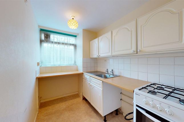 Flat to rent in Dumpton Park Drive, Broadstairs