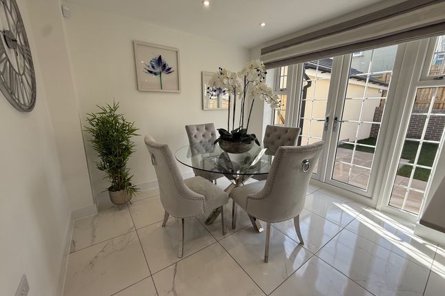 8, Sandy Lane photo 4