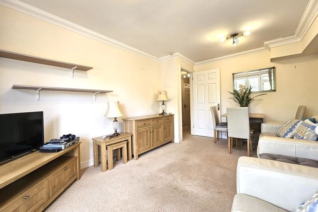 15, Eaton Court, 126 Edgware Way, Edgware photo 3