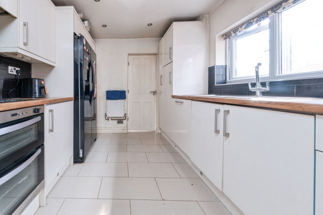 4, Iddesleigh Road, Bedford photo 4