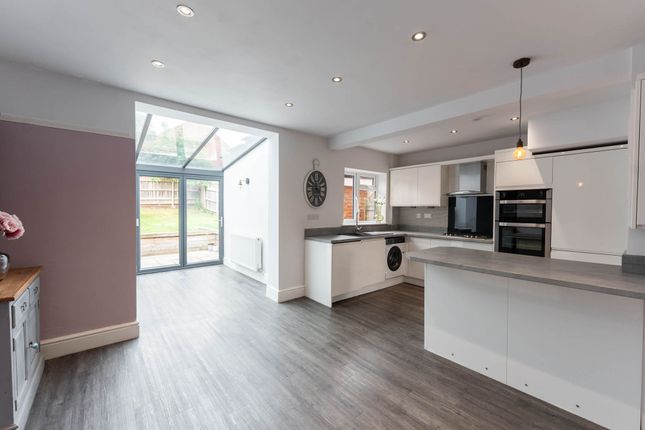 13 Imperial Road, Leicester photo 4