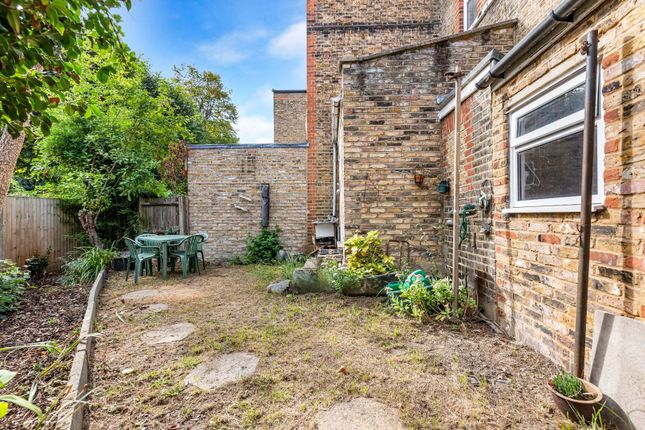 1, Fairlawn Grove, Chiswick photo 2