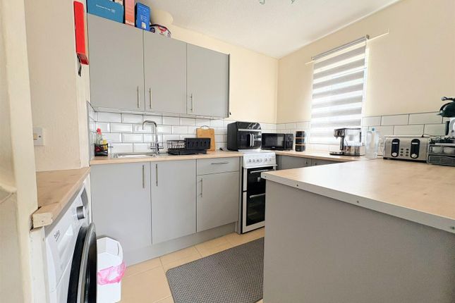 4 Maple Court, Thompson Close, Bridgwater photo 3