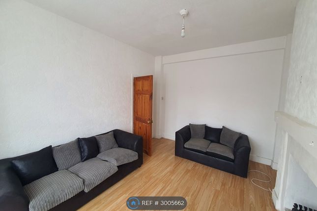 3-bed house on Durants Road, Enfield, £2,000/mo