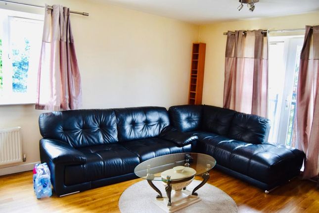 17 Glade Court 65 Harefiled Rd, Uxbridge photo 4
