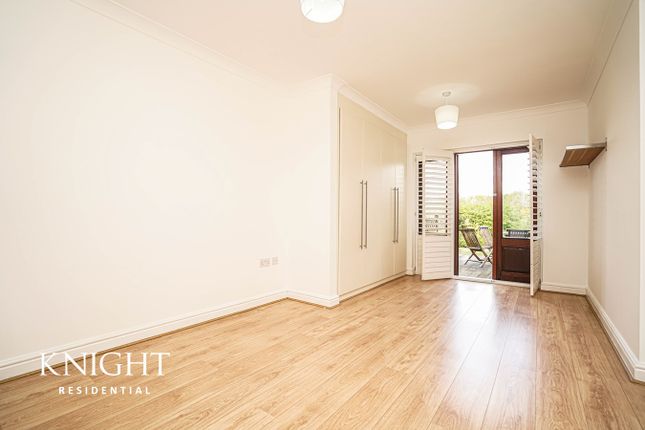 Flat for sale in Braiswick, Colchester
