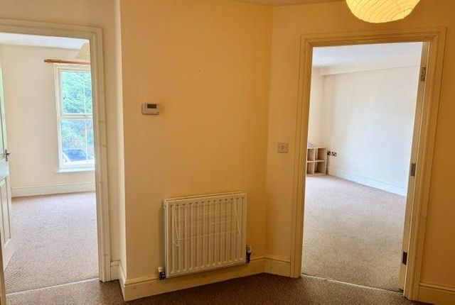 20 Brook Lodge, Brook Crescent, Wakefield photo 5