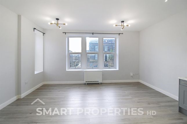 Flat 4, 20, Blackwall, Halifax photo 2