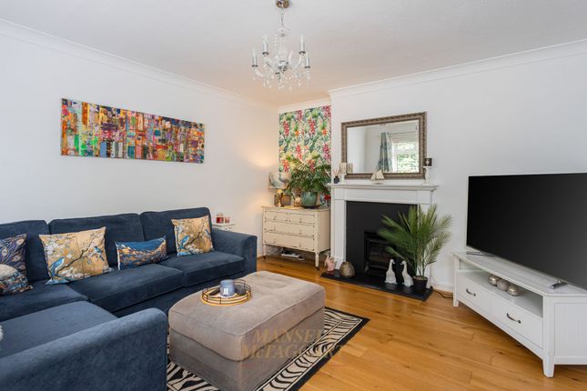 11 Bridgelands, Crawley photo 4
