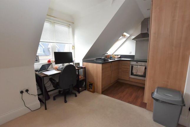 18, Wheelwright Place, Colchester photo 5