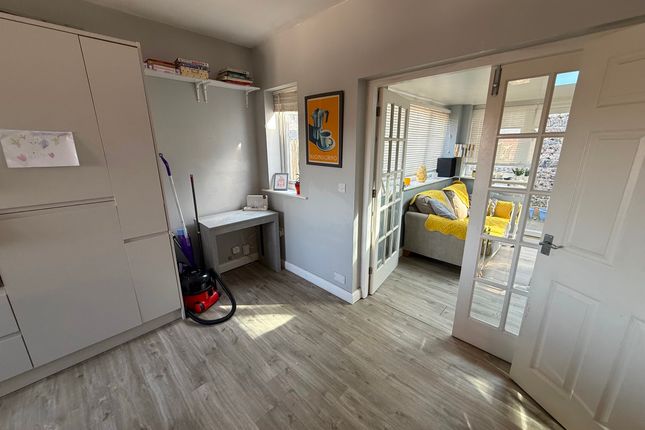 68 Winchester Avenue, Lancaster photo 3