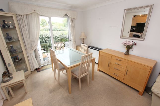 19, Glenrose Court, 55, Sidcup Hill photo 4