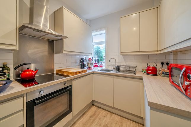 Eton Road, Datchet photo 4