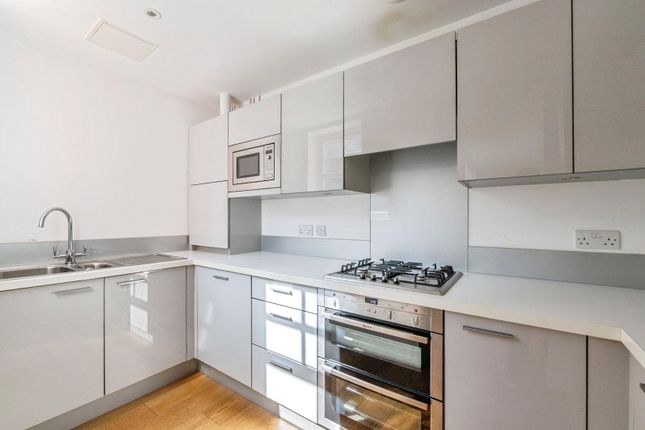 9 Campbell Court,, The Galleries, Brentwood photo 2