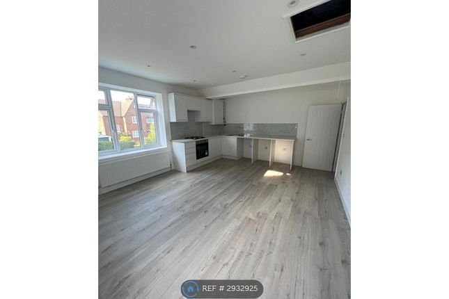 Banstead Road, Caterham photo 4